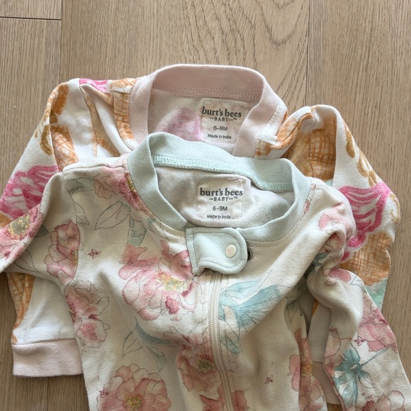 Set of 2 Burts Bees Footie Onesies Size 6-9m - Picture 2 of 2